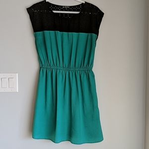 2/$20 Green/black laser cut short sleeve dress